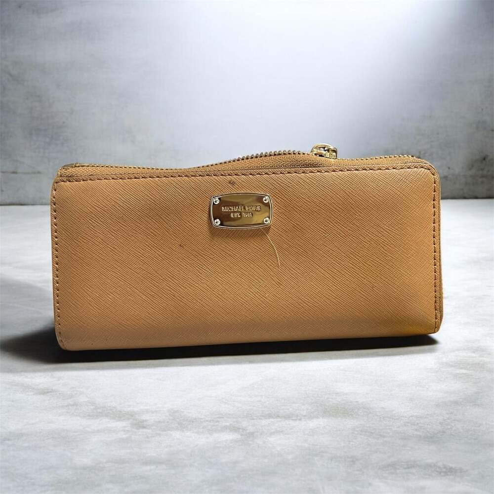 Michael Kors Jet Set Travel Continental Zip Around Wallet